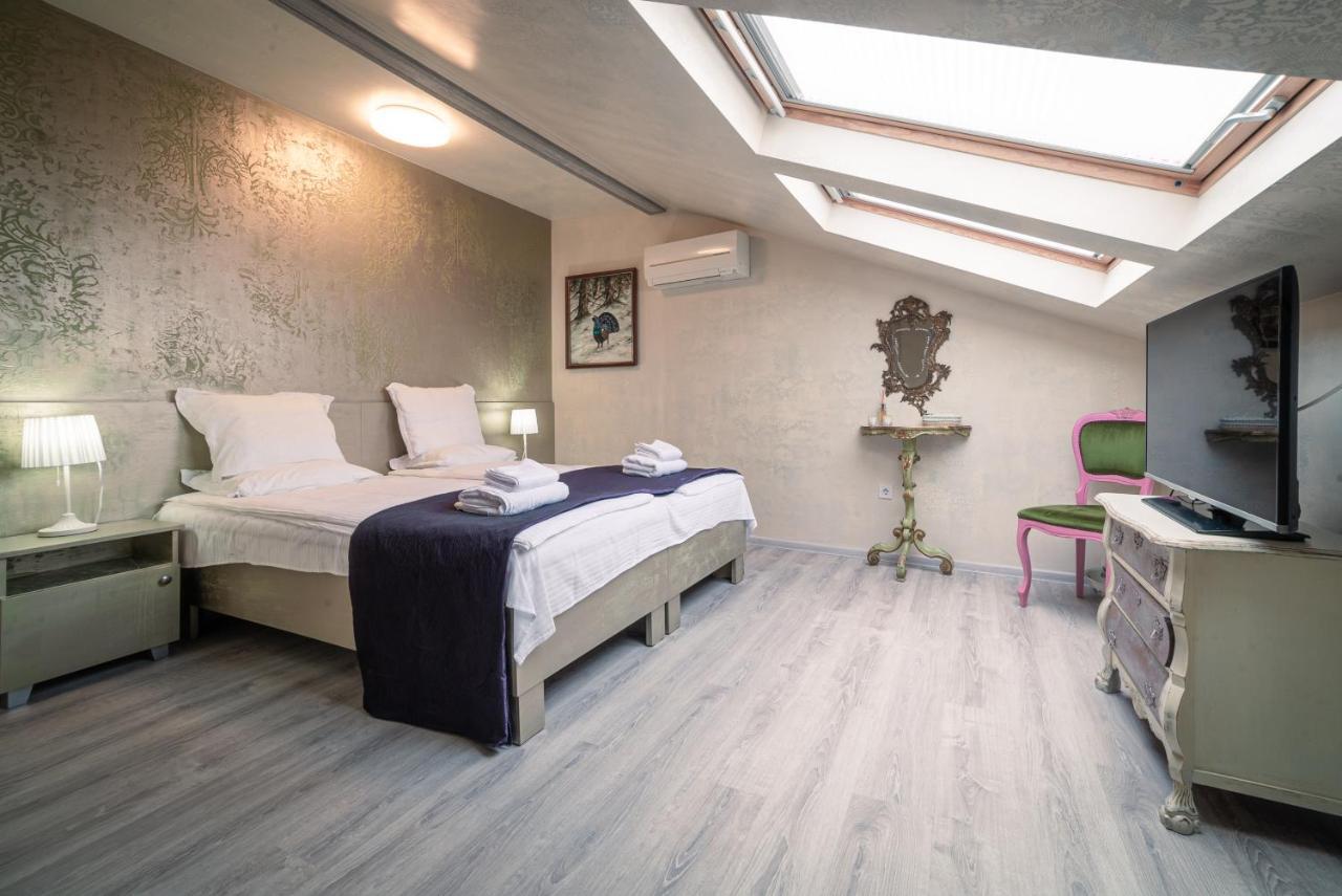 The Gallery Guest House - Garden And Garage فيليكو ترنوفو المظهر الخارجي الصورة
