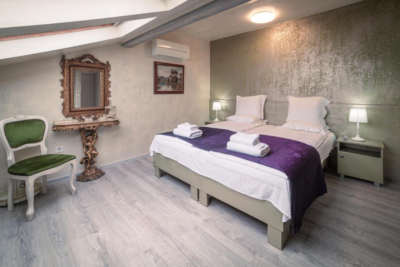 The Gallery Guest House - Garden And Garage فيليكو ترنوفو المظهر الخارجي الصورة